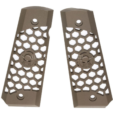 WE (WE-TECH) HEX CUT Plastic Grip Cover For DOUBLE BELL ARMY AW WE KJ Tokyo Marui M1911 M.E.U SERIES 70 M45A1 WARRIOR GBB Pistols Airsoft